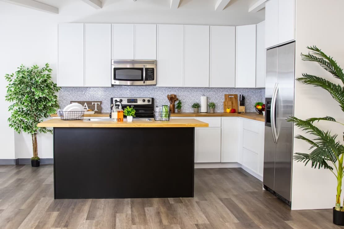 Slim Shaker Alabaster